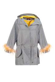 Grey parka with detachable feathers cuffs