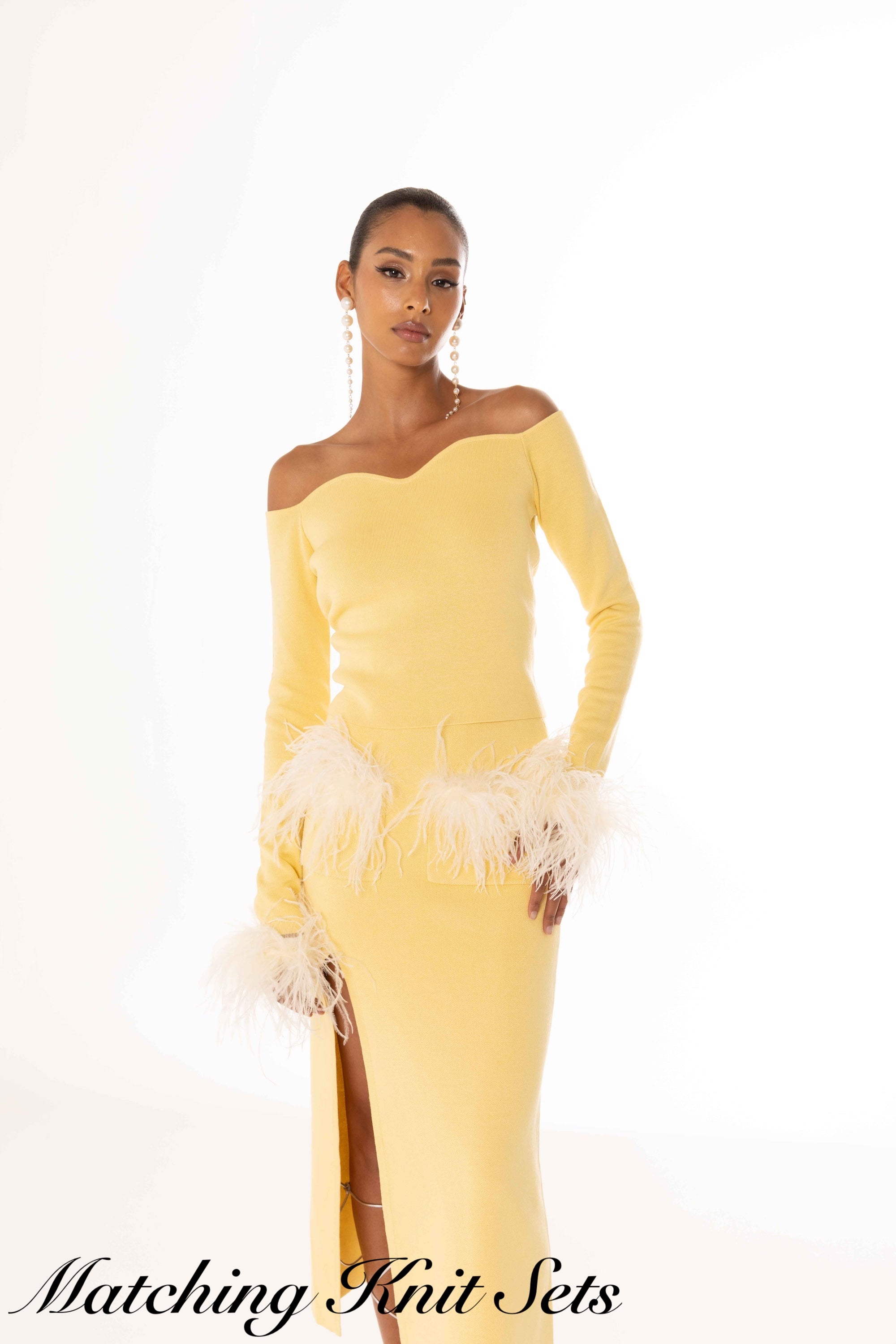 andreeva womens yellow knit skirt with feathers