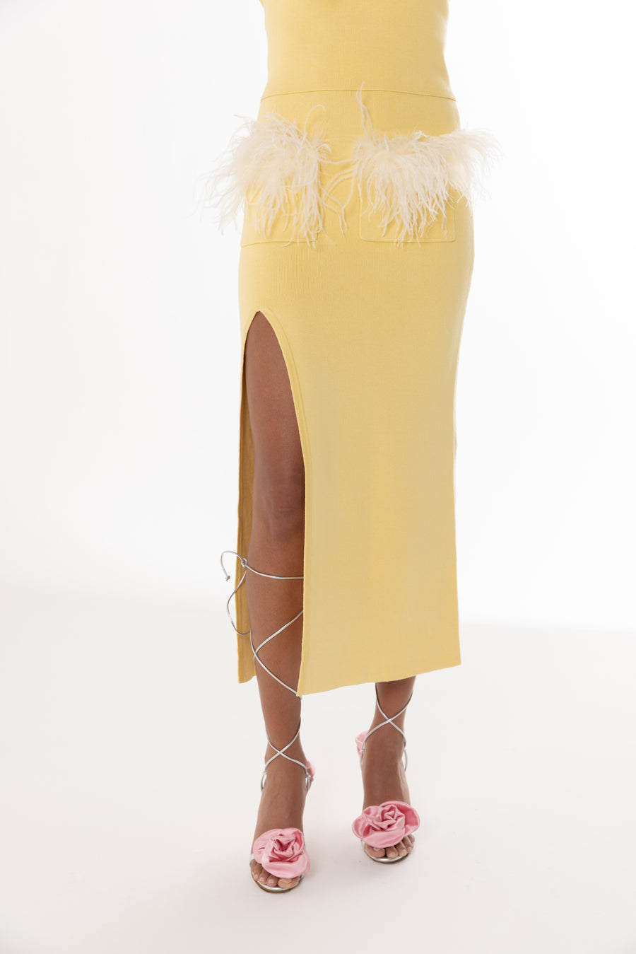 andreeva pink knit skirt with feathers